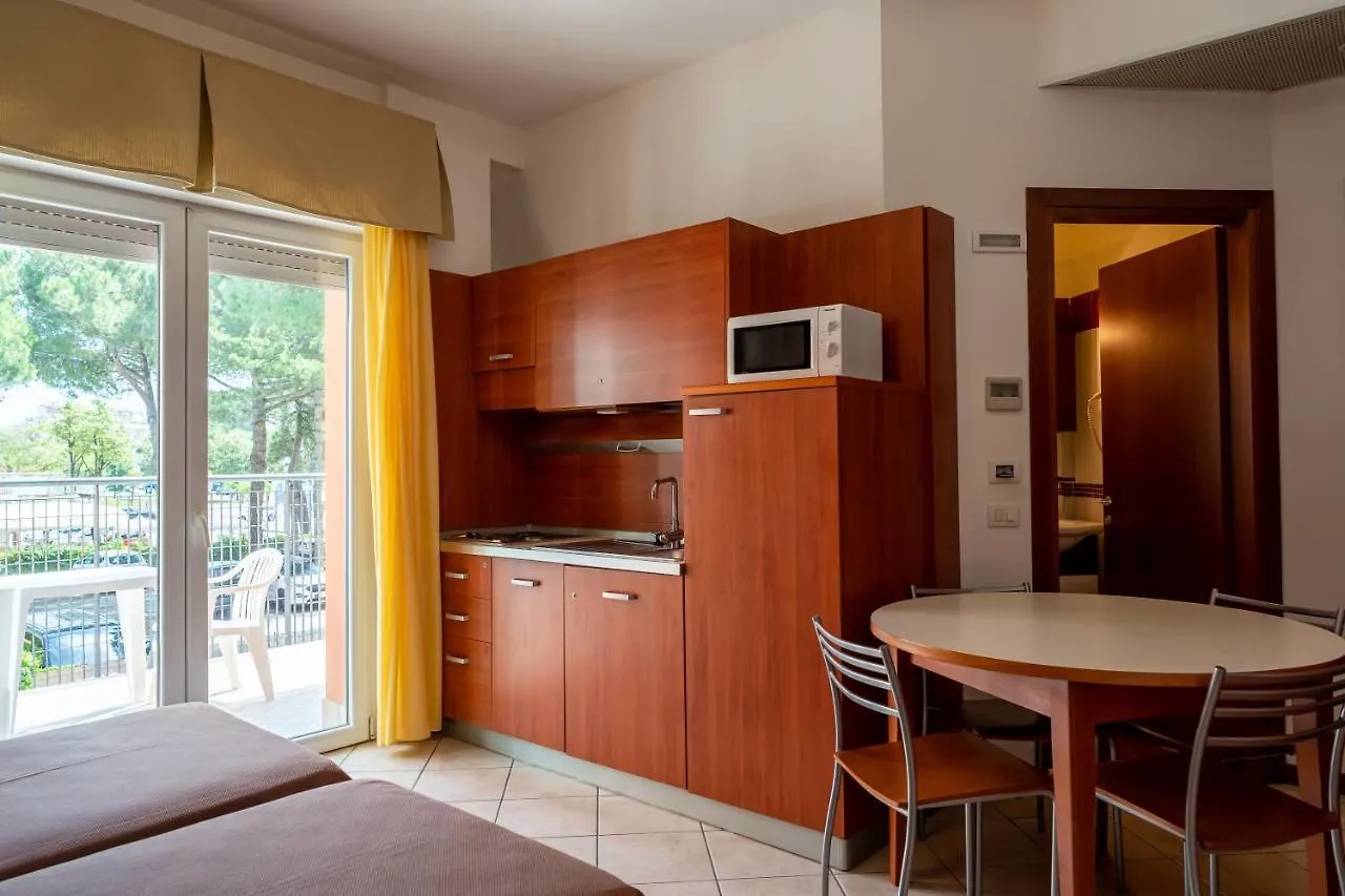 Hotel Sheila Τζεσόλο Λίντο 4*,  Ιταλία